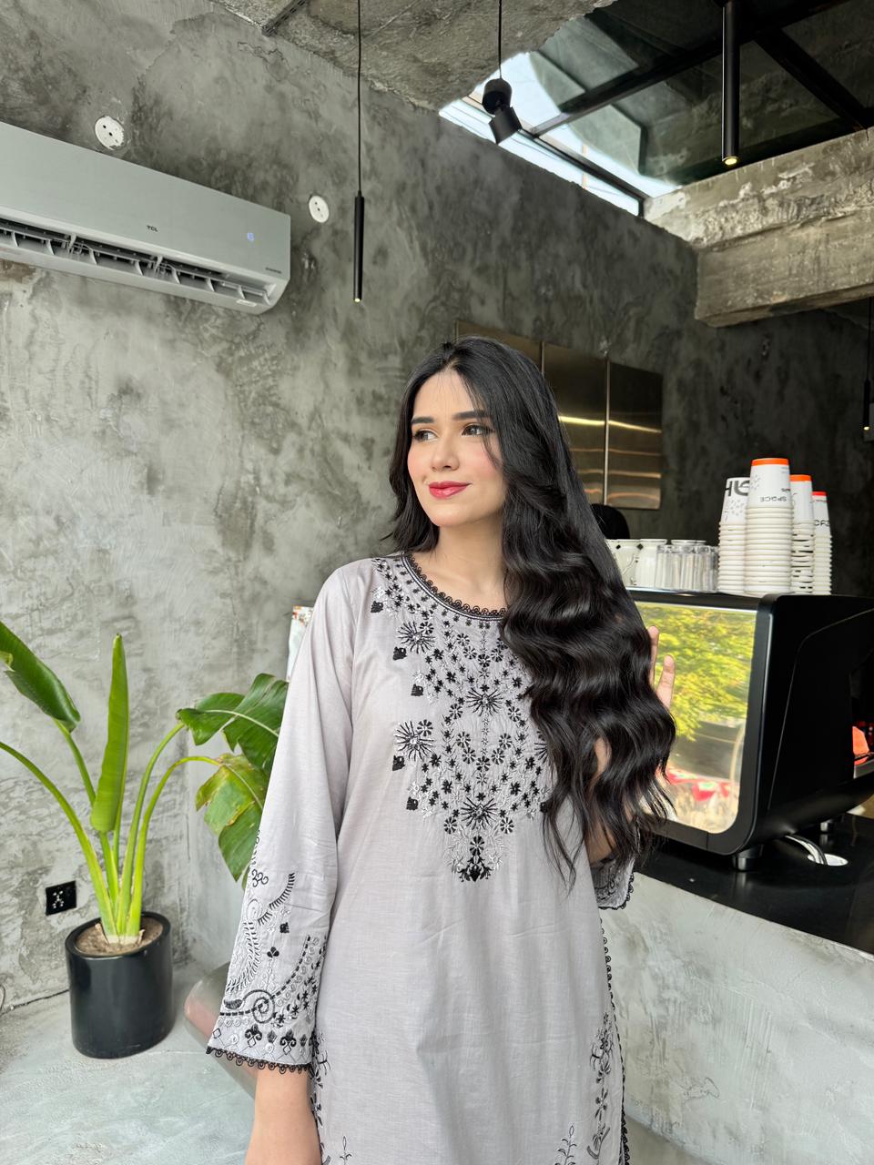 NOREEZA – Embroidered Cambric Shirt