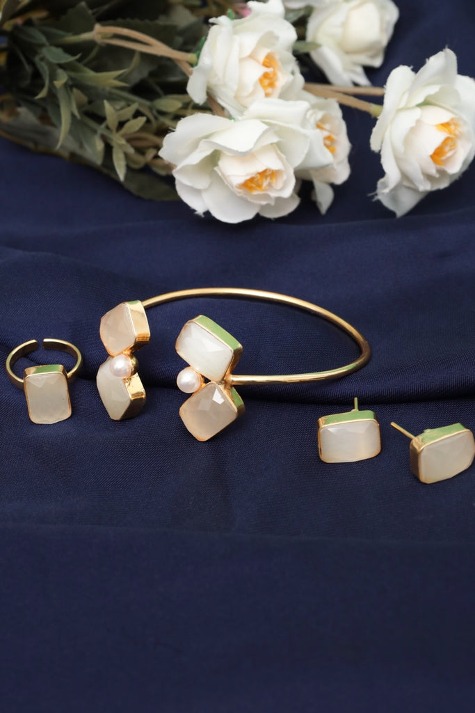 gold tone tetra rectangle glossy + pearl jewelry set for women