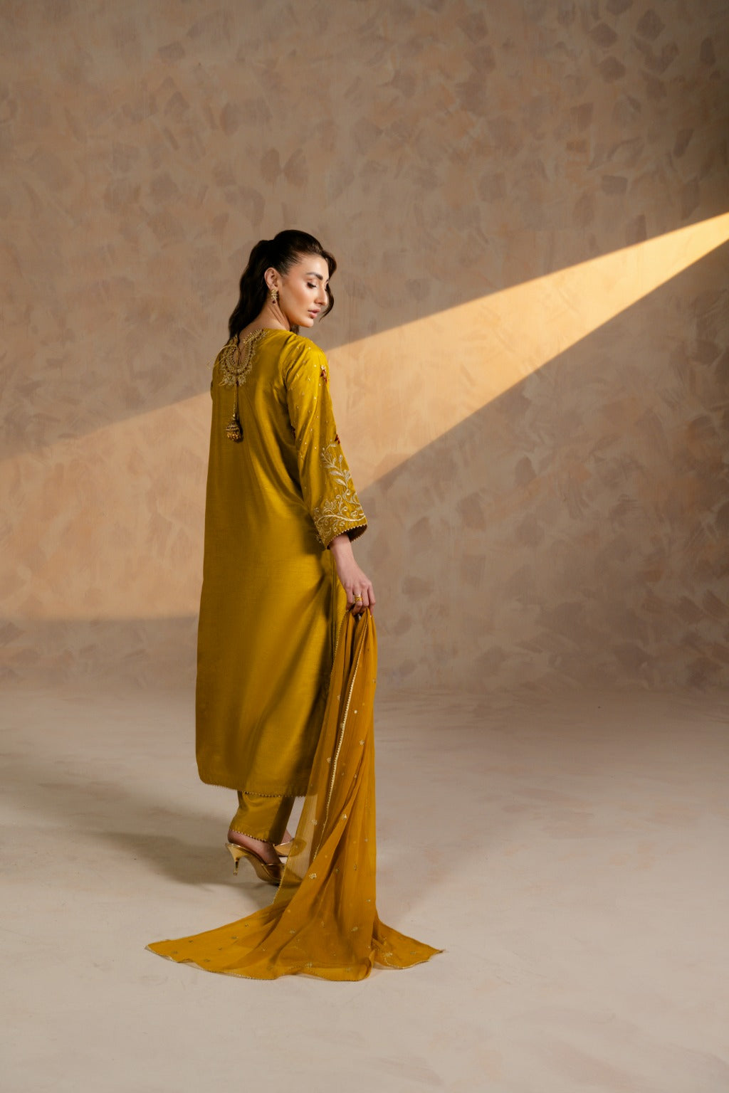 Intricate embroidery on raw silk 3Pc pret suit for women by Zehnaz