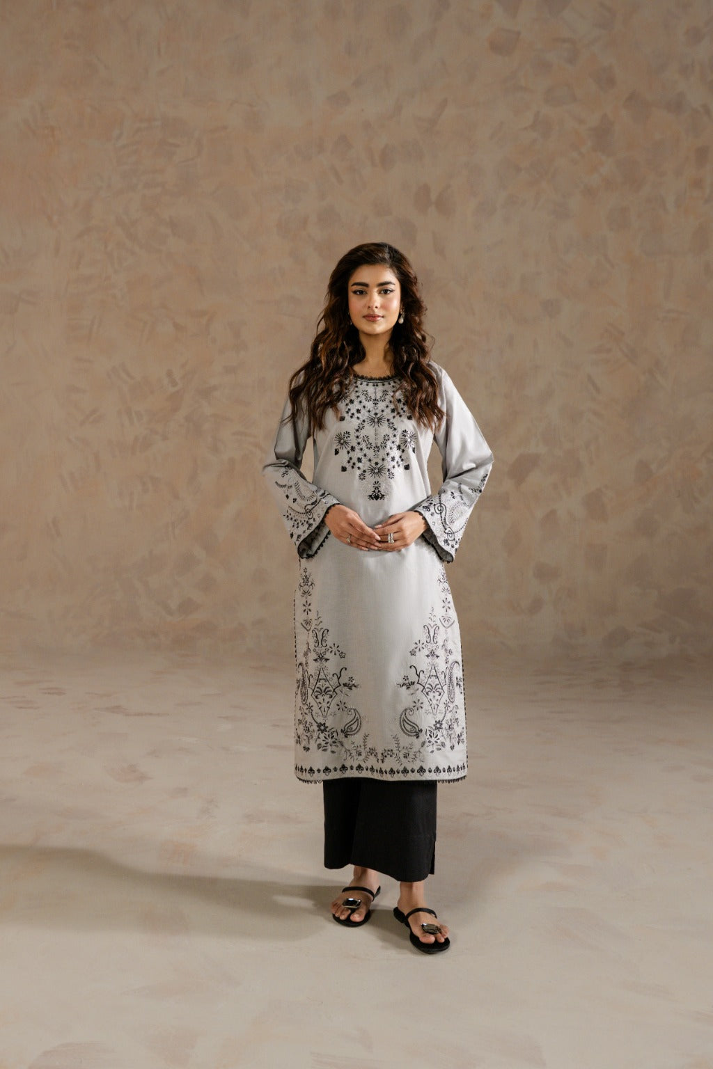NOREEZA embroidered cambric shirt for women by Zehnaz