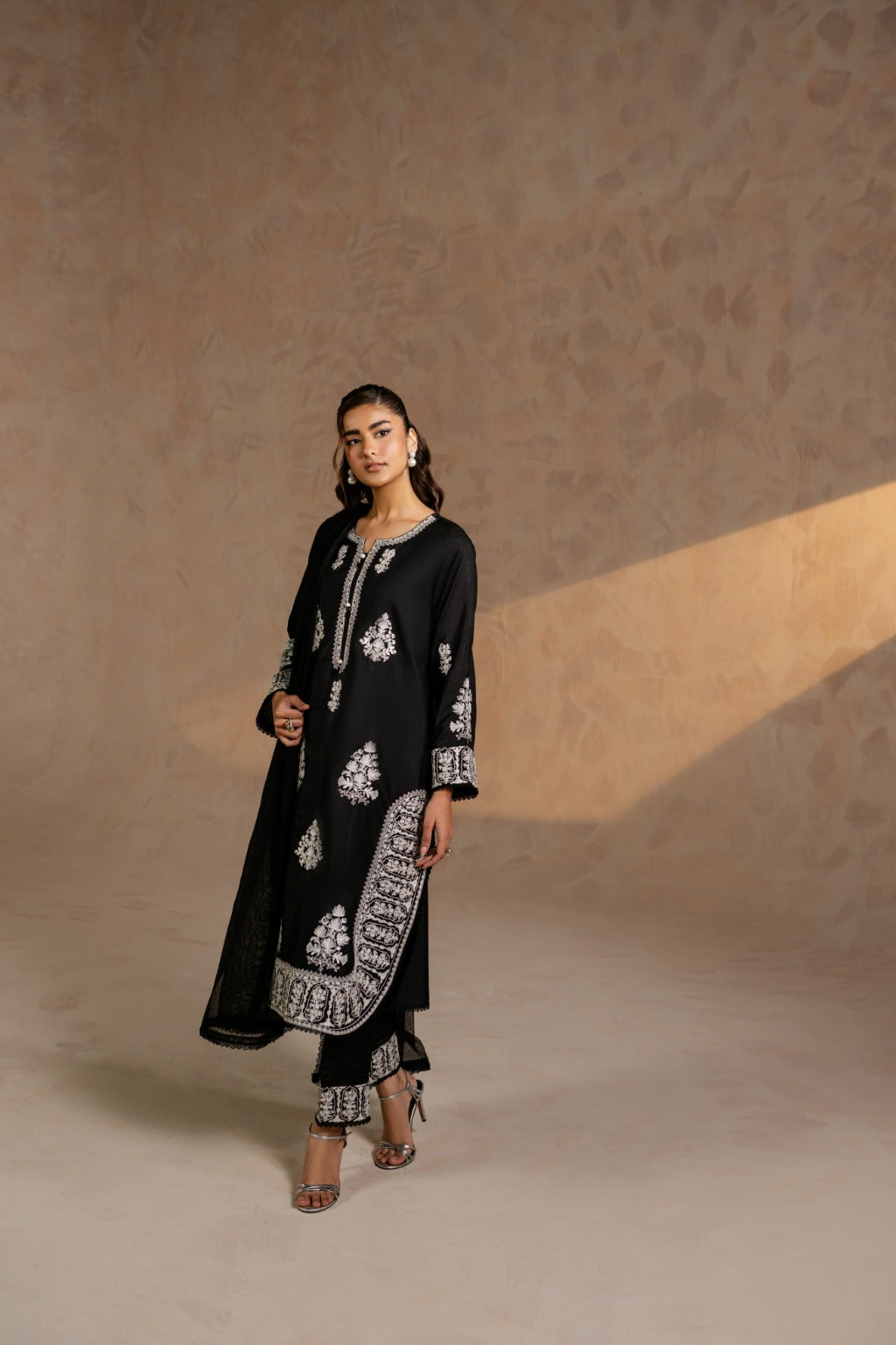 Reya embroidered raw silk pret set with dupatta by Zehnaz