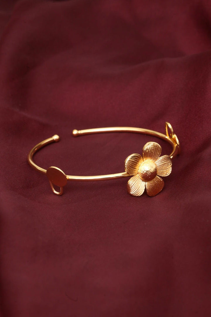 Bangaliana Flower & Heart Gold - Tone Adjustable Bracelet - Zehnaz.ae