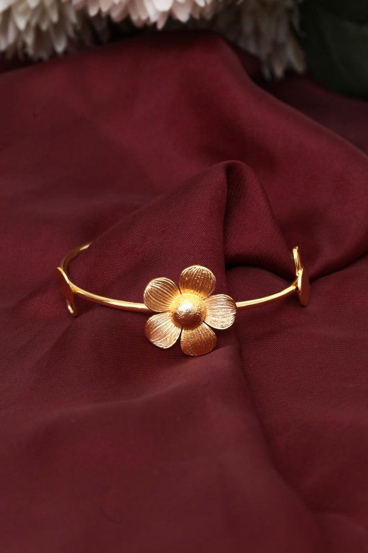 Bangaliana Flower & Heart Gold - Tone Adjustable Bracelet - Zehnaz.ae