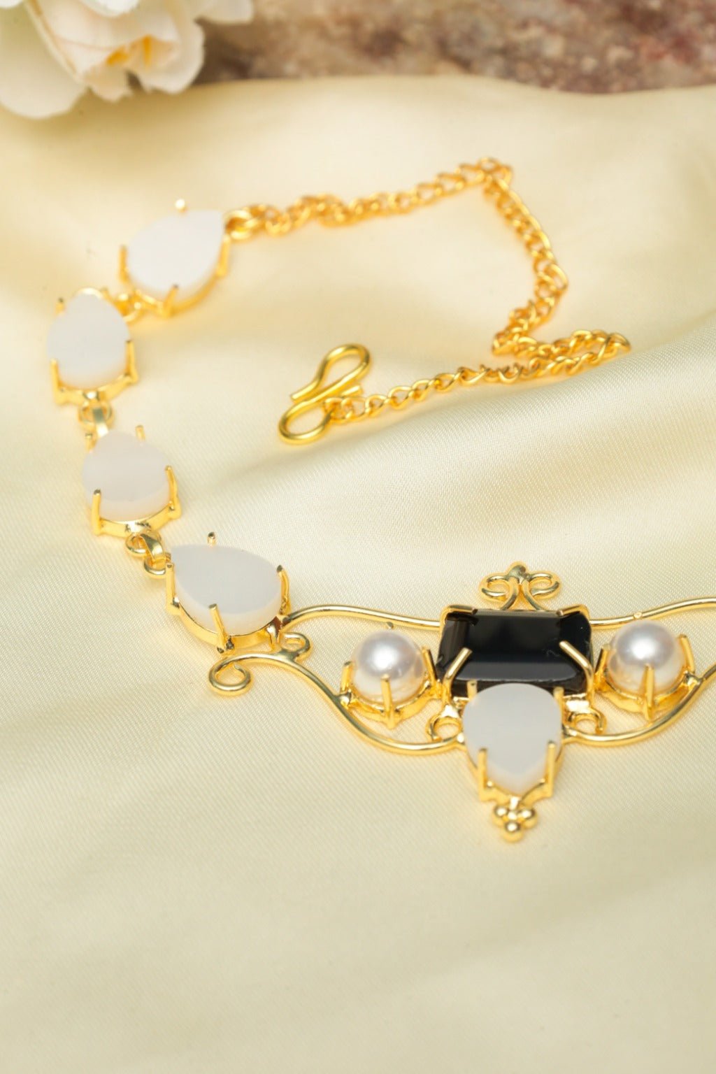 Black & White Choker – Gold - Plated Statement Necklace - Zehnaz.ae