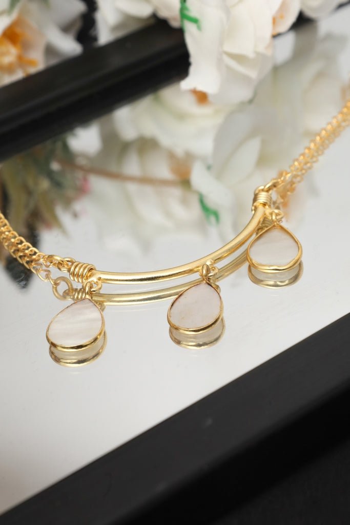 Celestia Bar Necklace – Gold - Toned Teardrop Pendant Jewelry - Zehnaz.ae