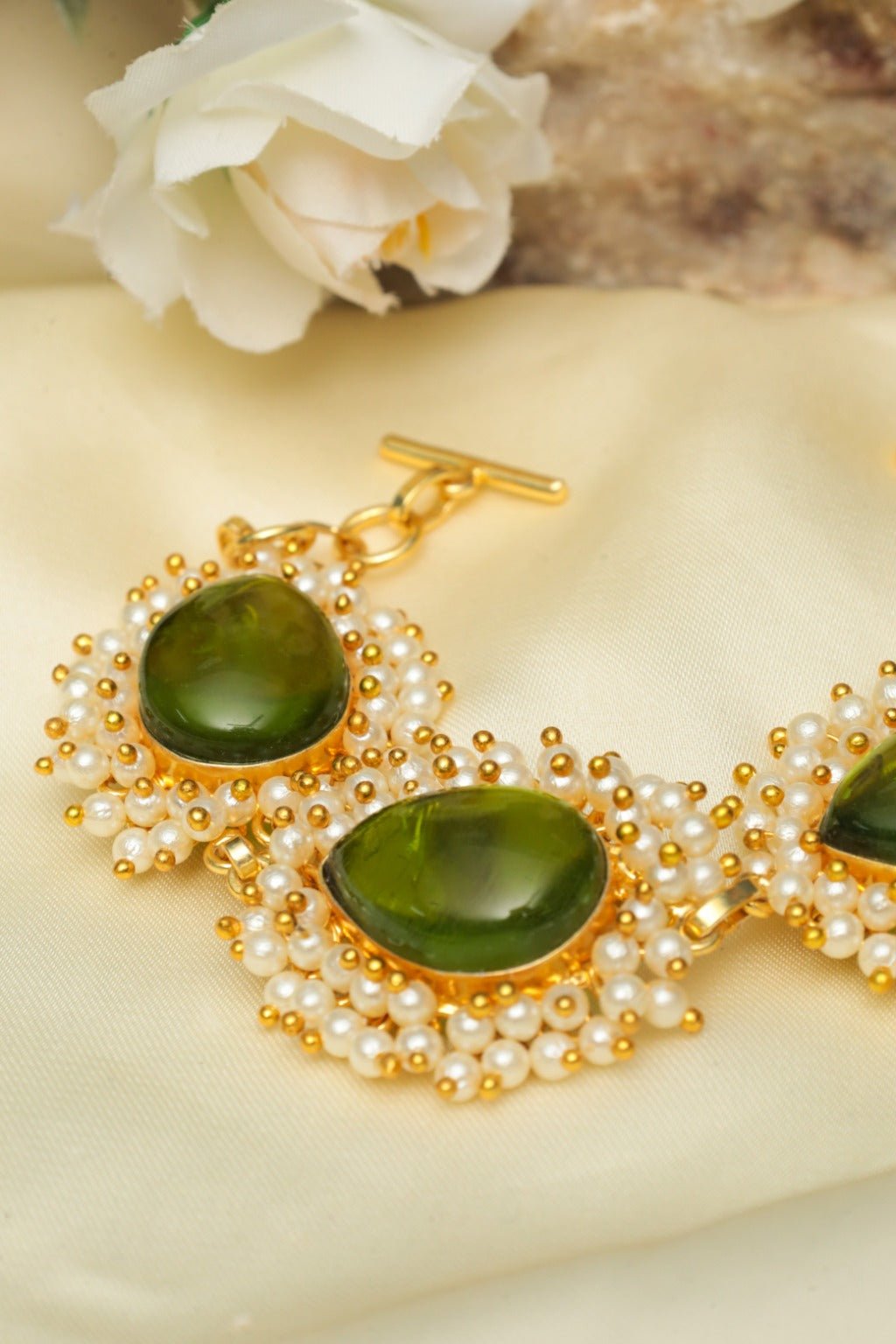 Gold Kundan Green Stone & Pearl Bracelet - Zehnaz.ae