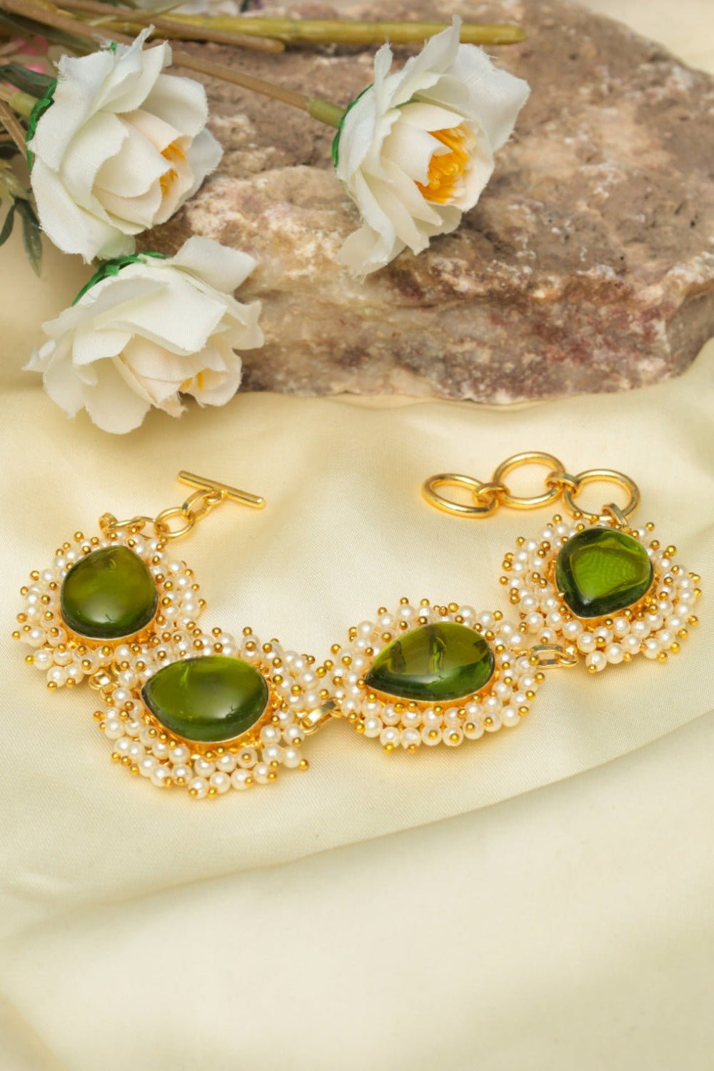 Gold Kundan Green Stone & Pearl Bracelet - Zehnaz.ae