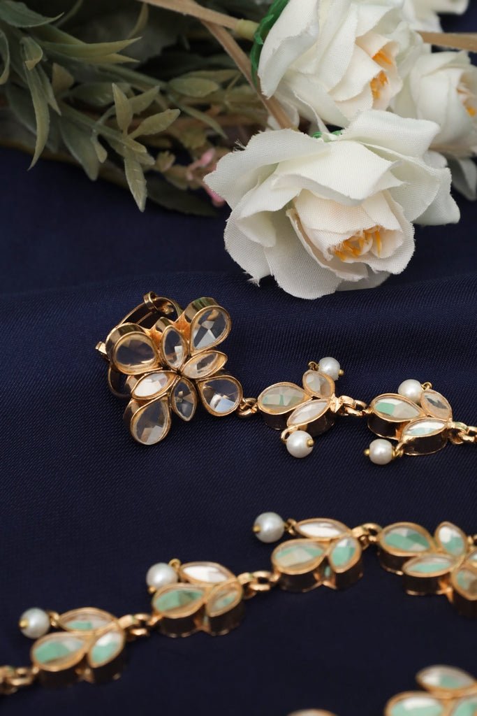 Gold Kundan Haath Phool Hand Harness - Zehnaz.ae