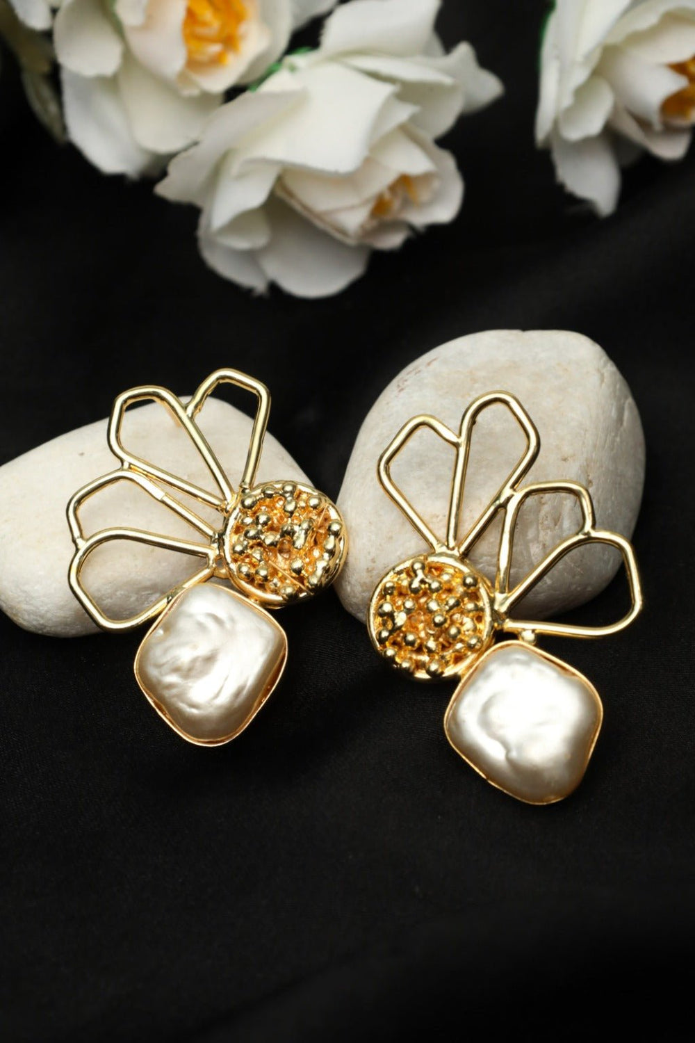 Gold Plated Baroque Heart Stud Earrings - Zehnaz.ae