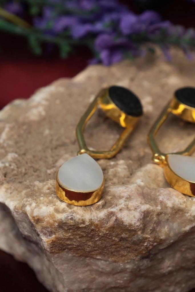 Gold Plated Black and White Drop Earrings - Zehnaz.ae
