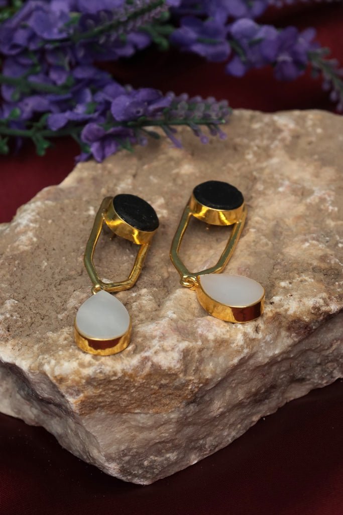 Gold Plated Black and White Drop Earrings - Zehnaz.ae
