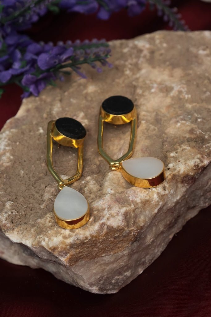 Gold Plated Black and White Drop Earrings - Zehnaz.ae
