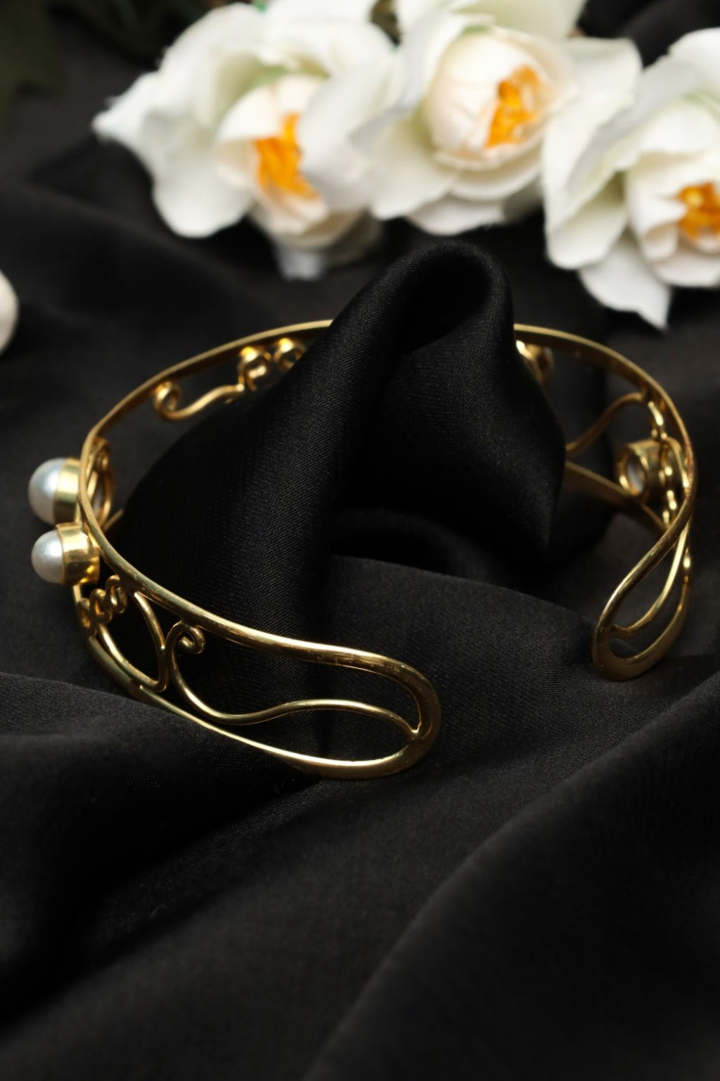 Gold - Plated Brass Pearl Filigree Cuff Bangle – Elegant Statement Jewelry - Zehnaz.ae
