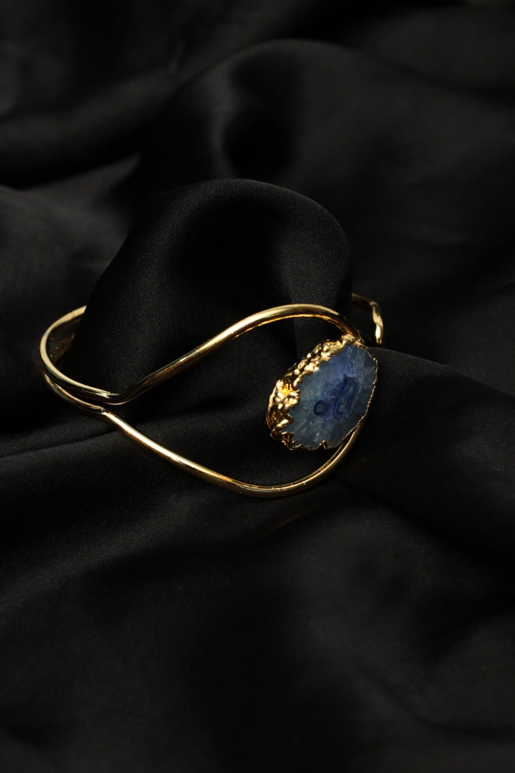 Gold - Plated Cuff Bracelet with Blue Agate Geode Stone – Statement Jewelry - Zehnaz.ae