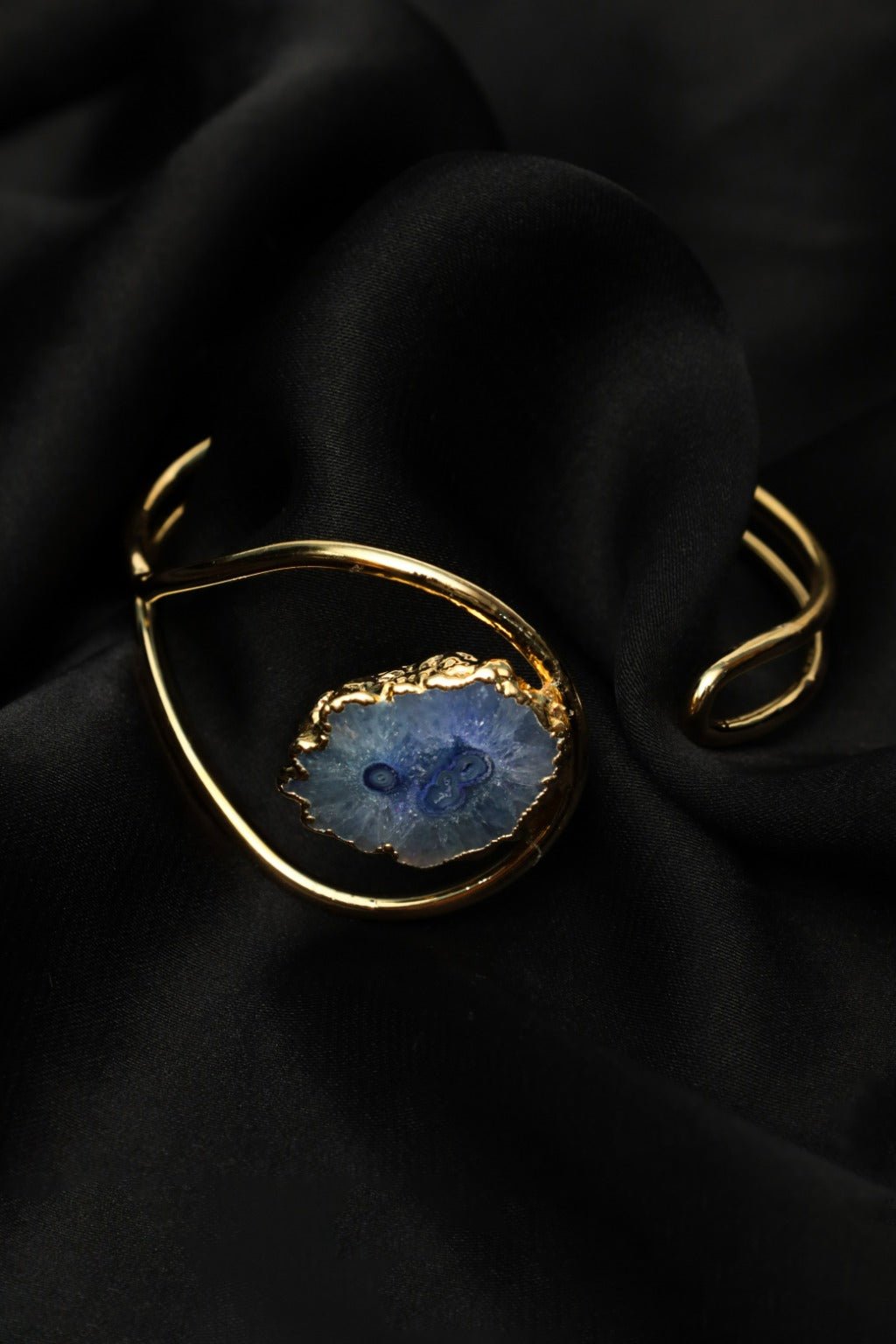 Gold - Plated Cuff Bracelet with Blue Agate Geode Stone – Statement Jewelry - Zehnaz.ae