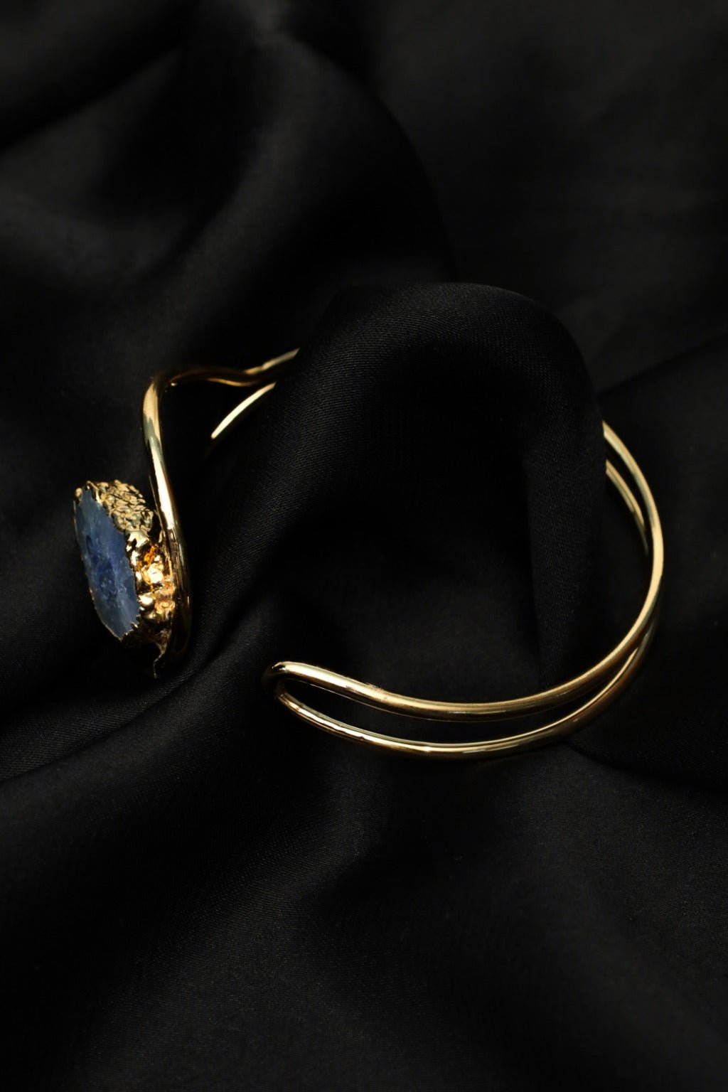Gold - Plated Cuff Bracelet with Blue Agate Geode Stone – Statement Jewelry - Zehnaz.ae