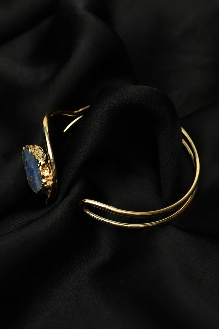 Gold - Plated Cuff Bracelet with Blue Agate Geode Stone – Statement Jewelry - Zehnaz.ae