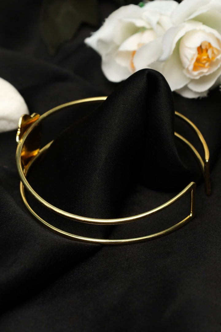 Gold - Plated Heart Motif Open Cuff Bracelet – Minimalist Jewelry - Zehnaz.ae