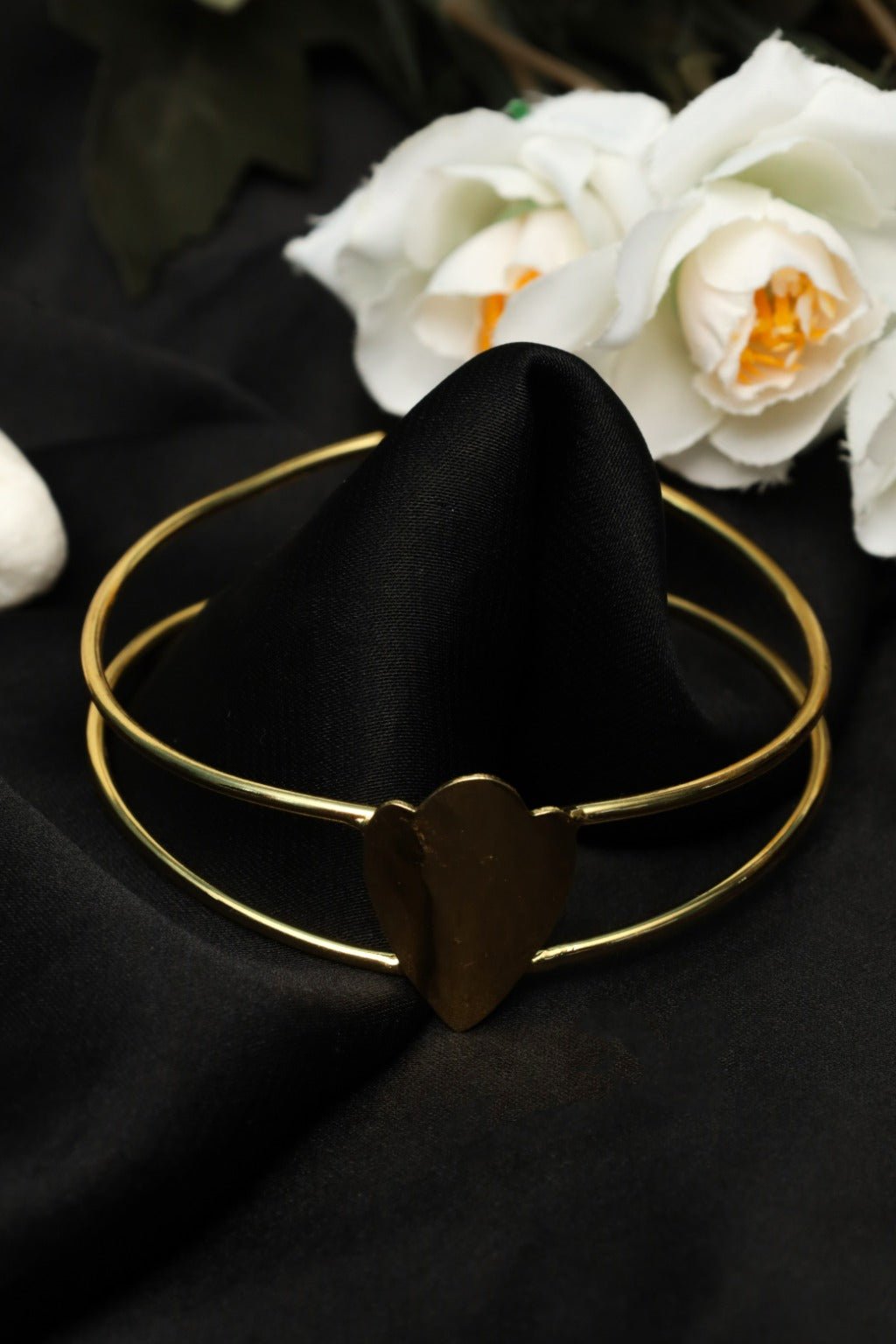 Gold - Plated Heart Motif Open Cuff Bracelet – Minimalist Jewelry - Zehnaz.ae