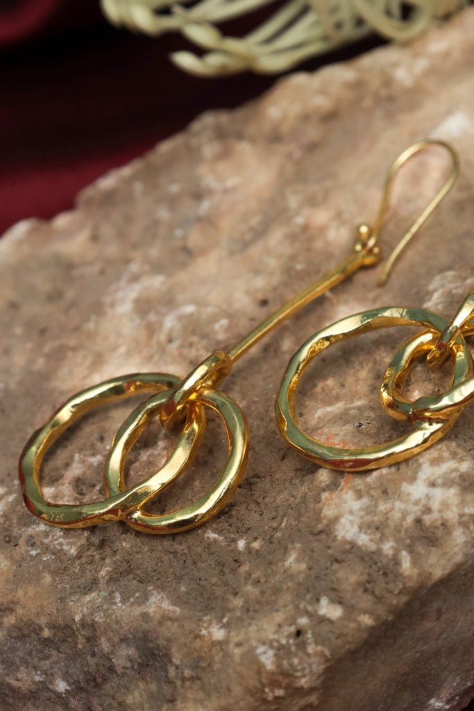 Gold Plated Interlocking Circle Drop Earrings - Zehnaz.ae