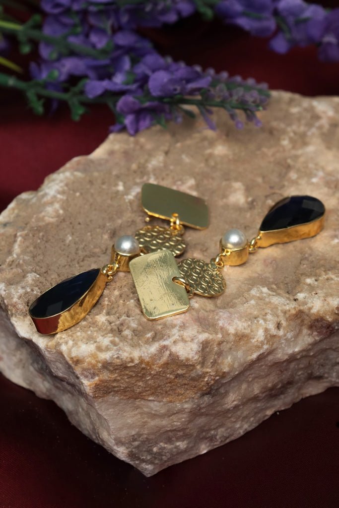 Gold - Plated Onyx Pearl Drop Earrings - Zehnaz.ae