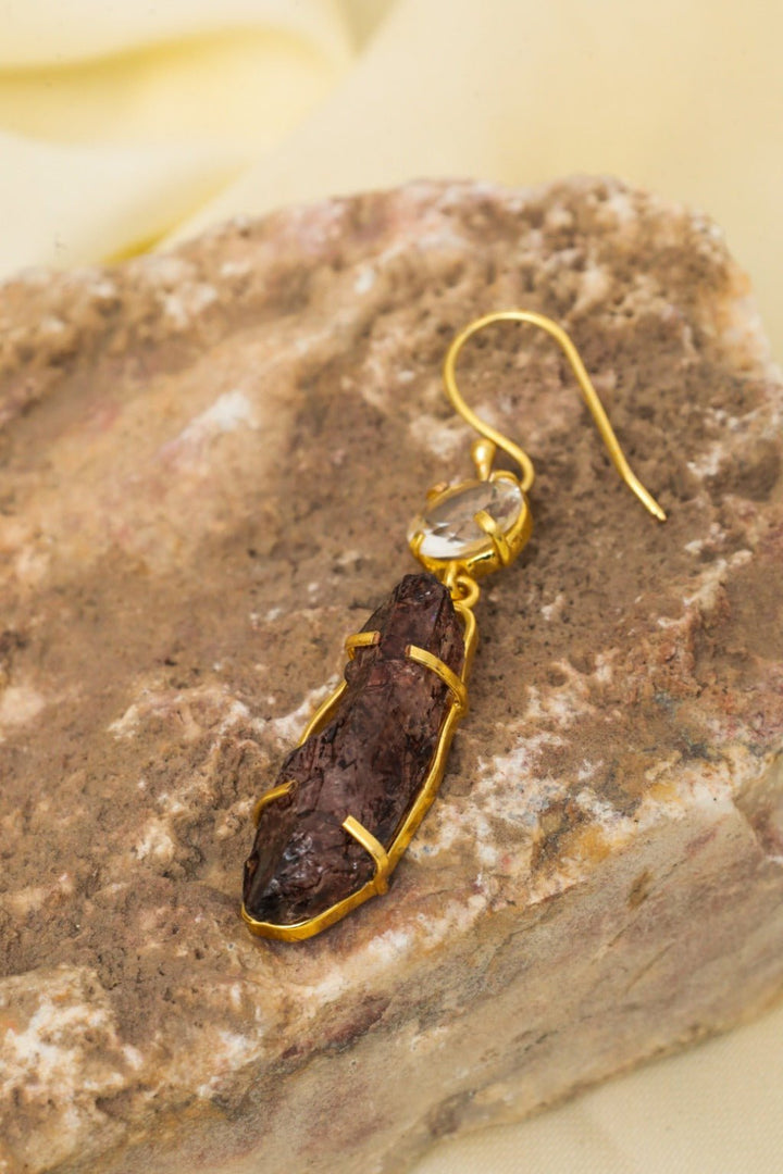 Gold - Plated Raw Garnet Drop Earrings - Zehnaz.ae