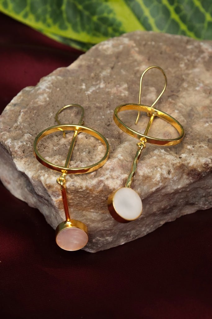 Gold - Plated Rose Quartz Drop Earrings - Zehnaz.ae