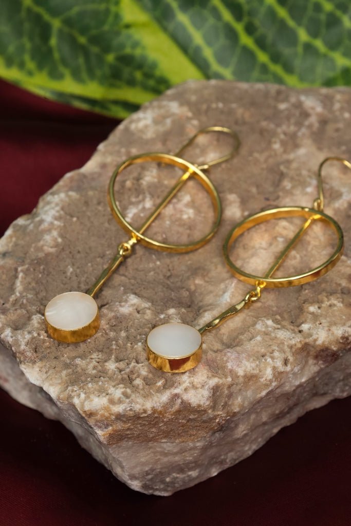 Gold - Plated Rose Quartz Drop Earrings - Zehnaz.ae
