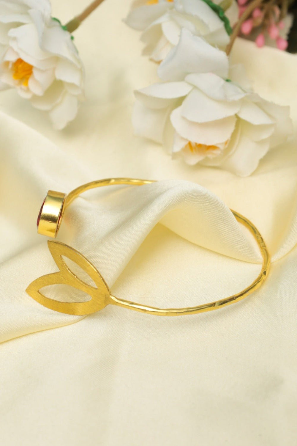 Gold - Plated Ruby Red Quartz Leaf Cuff Bracelet - Zehnaz.ae