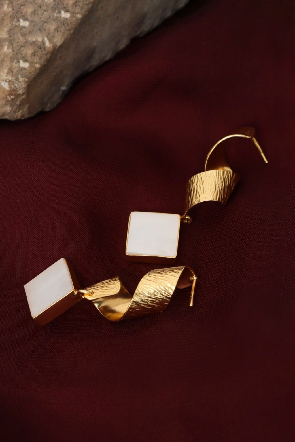 Gold - Plated Square Drop Hoop Earrings - Zehnaz.ae