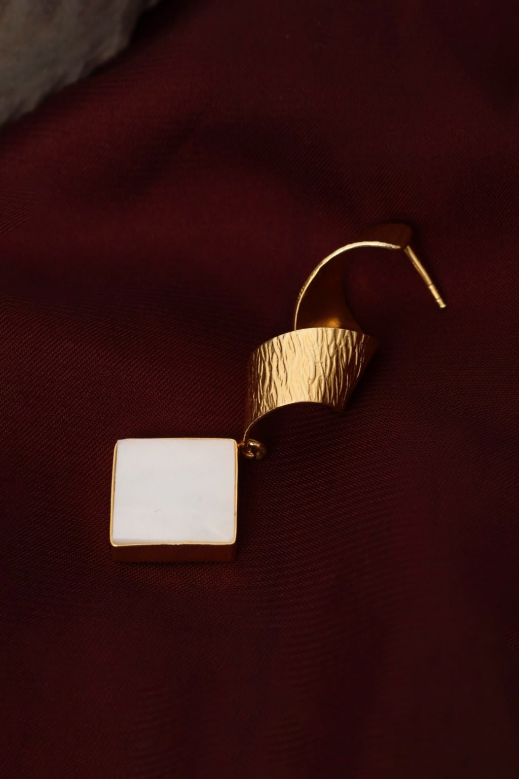 Gold - Plated Square Drop Hoop Earrings - Zehnaz.ae