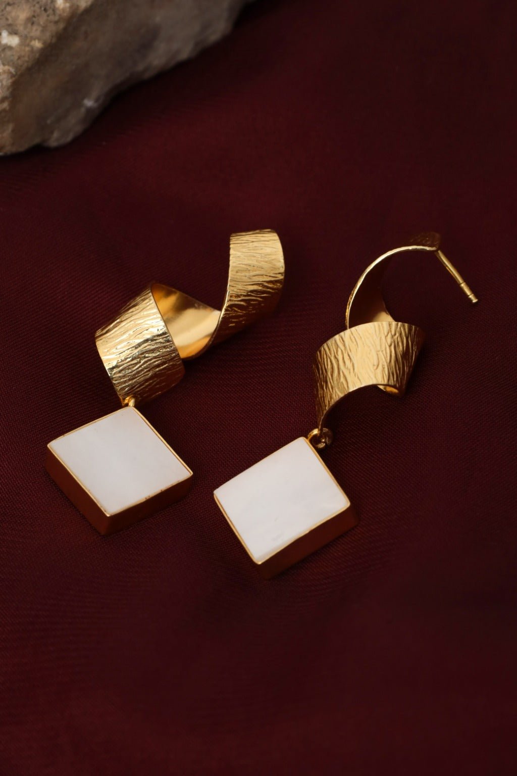Gold - Plated Square Drop Hoop Earrings - Zehnaz.ae
