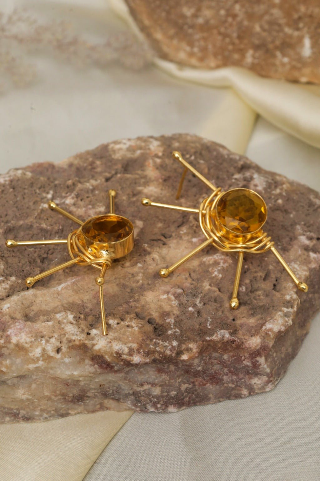 Gold - Plated Sunburst Stud Earrings - Zehnaz.ae