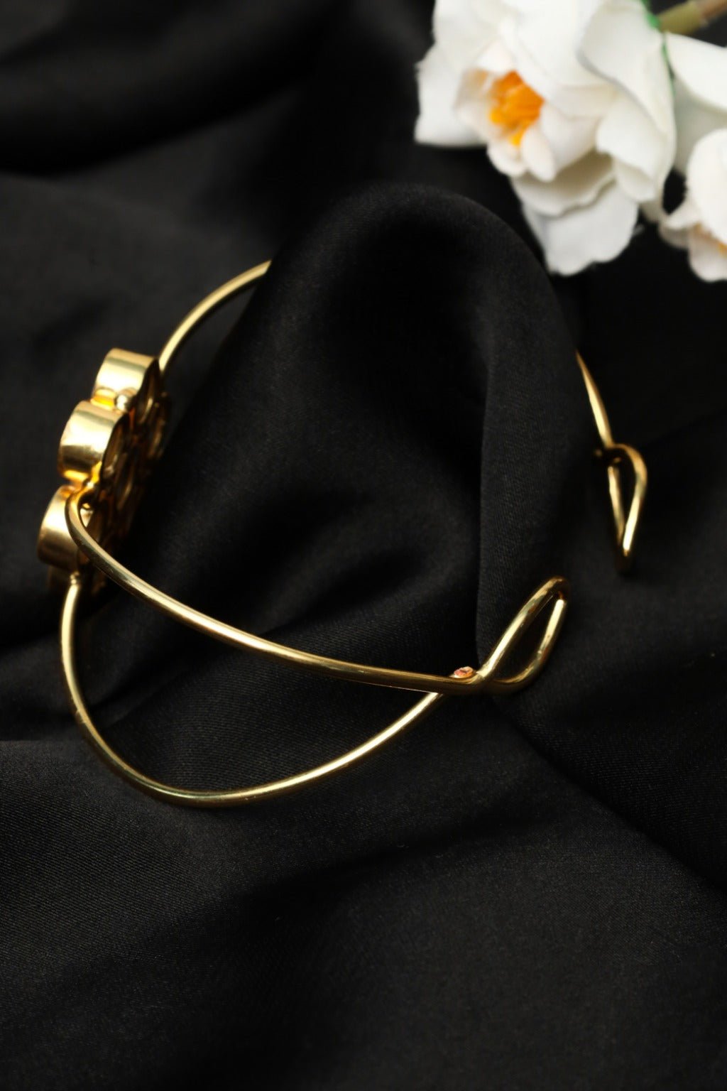 Gold - Tone Mother - of - Pearl Open Cuff Bracelet & Drop Earrings Set – Elegant Floral Jewelry - Zehnaz.ae