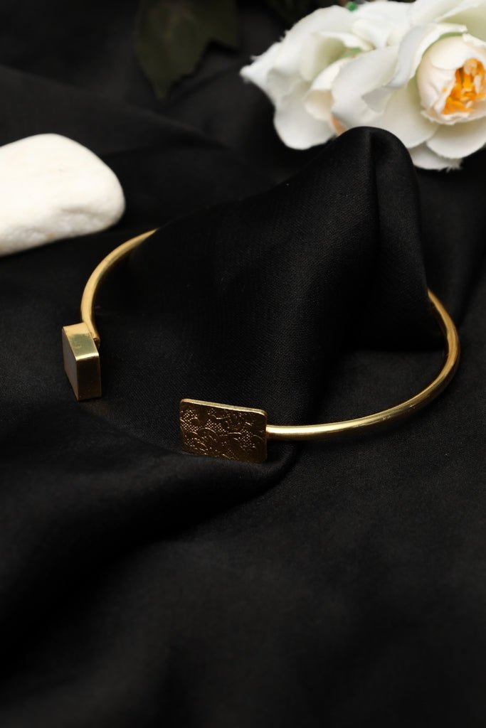 Gold - Tone Open Cuff Bracelet with White Stone & Engraved Detail – Modern Minimalist - Zehnaz.ae