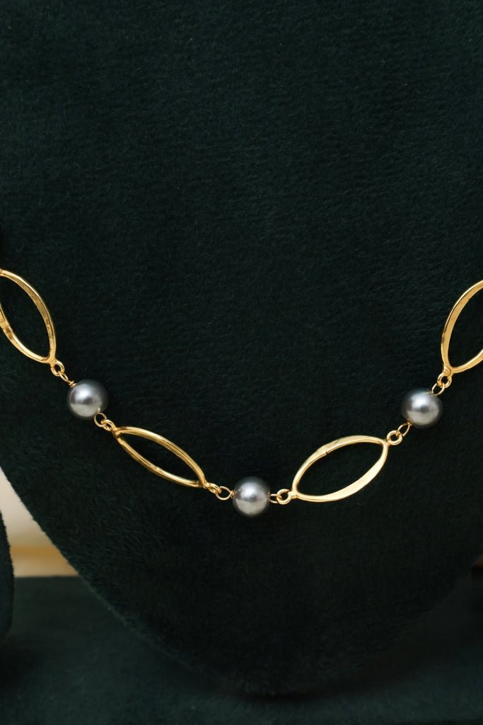 Gold - Tone Oval Link Chain Necklace with Grey Pearls - Zehnaz.ae