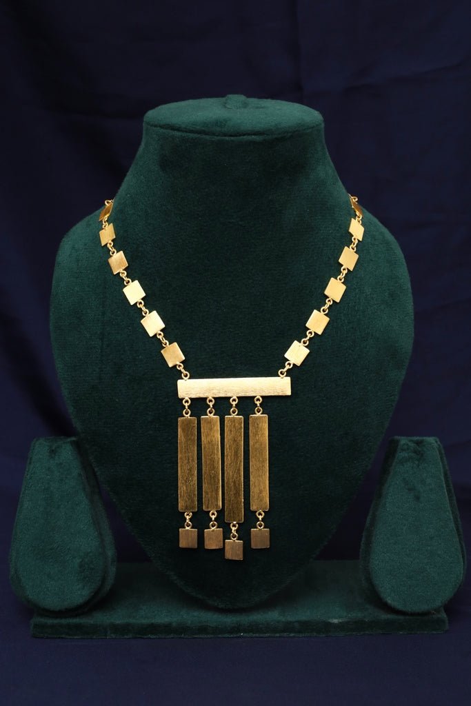 Golden Fringe Necklace – Gold - Plated Geometric Statement Jewelry - Zehnaz.ae