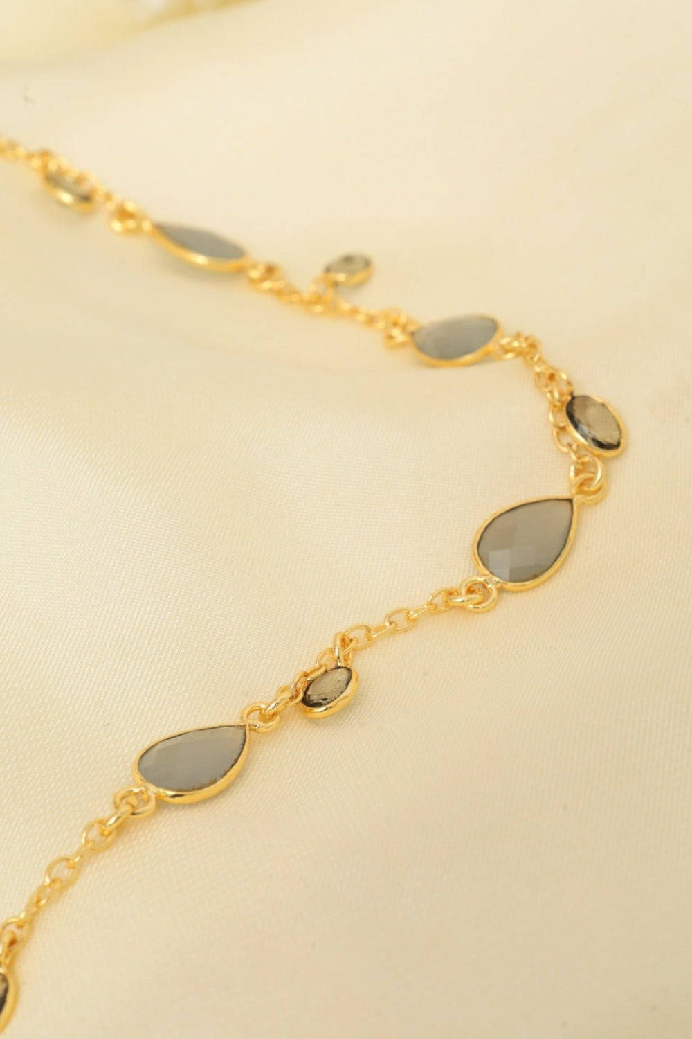 Gray Elegance Necklace - Zehnaz.ae