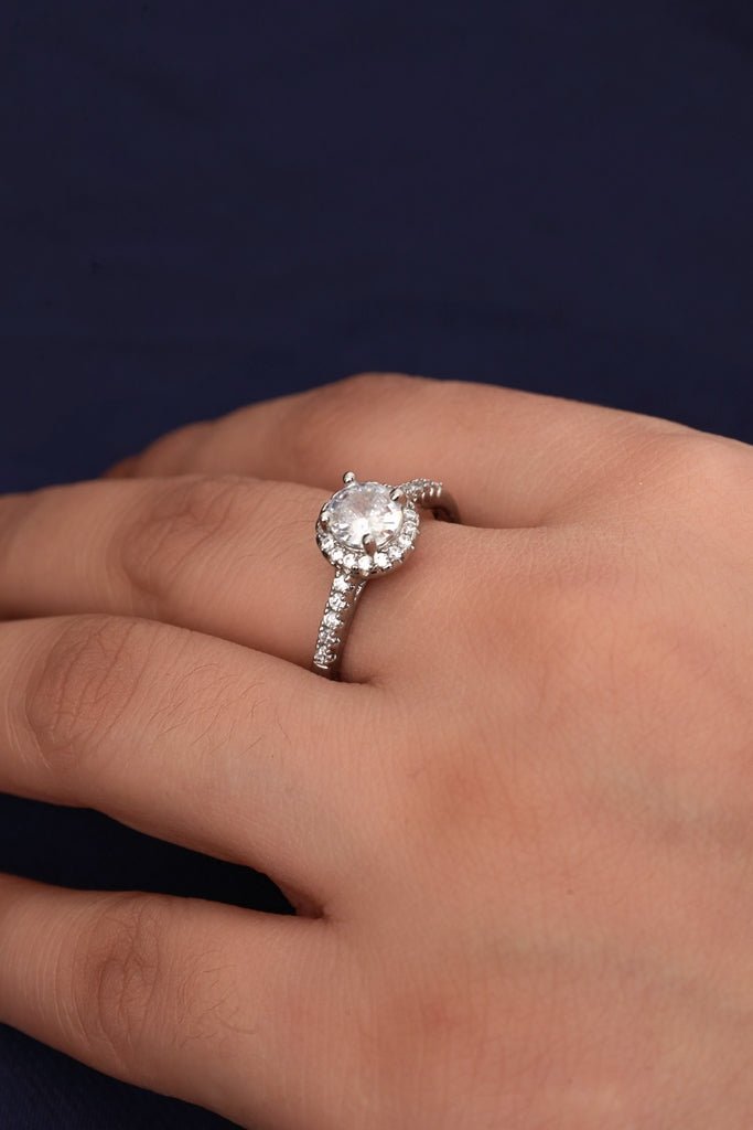 Halo Round - Cut Simulated Diamond Ring with Split Shank - Zehnaz.ae