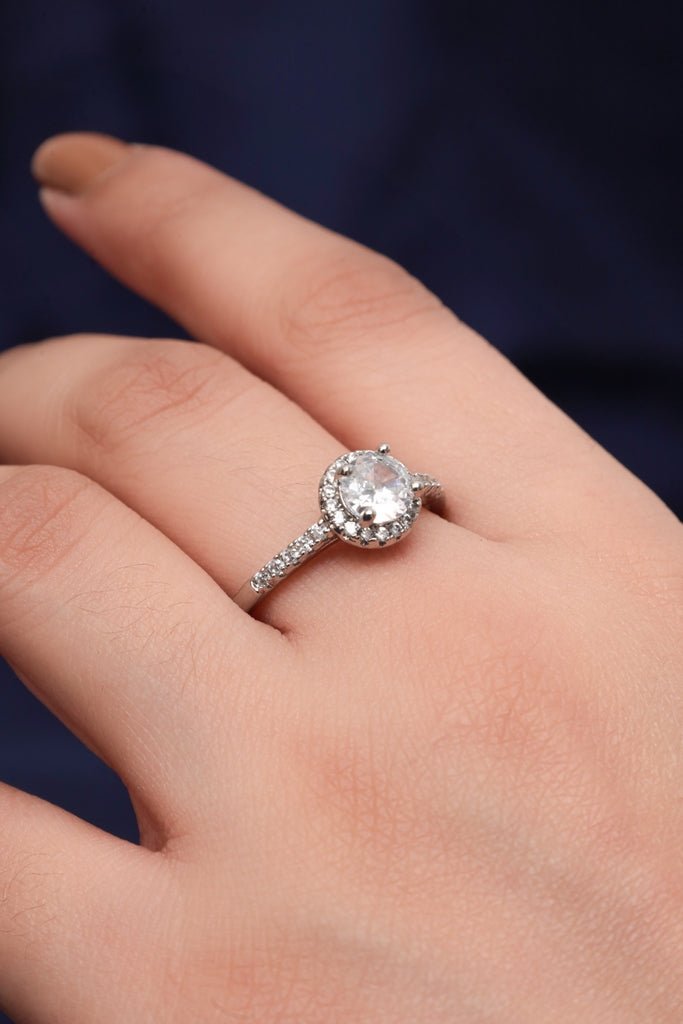 Halo Round - Cut Simulated Diamond Ring with Split Shank - Zehnaz.ae
