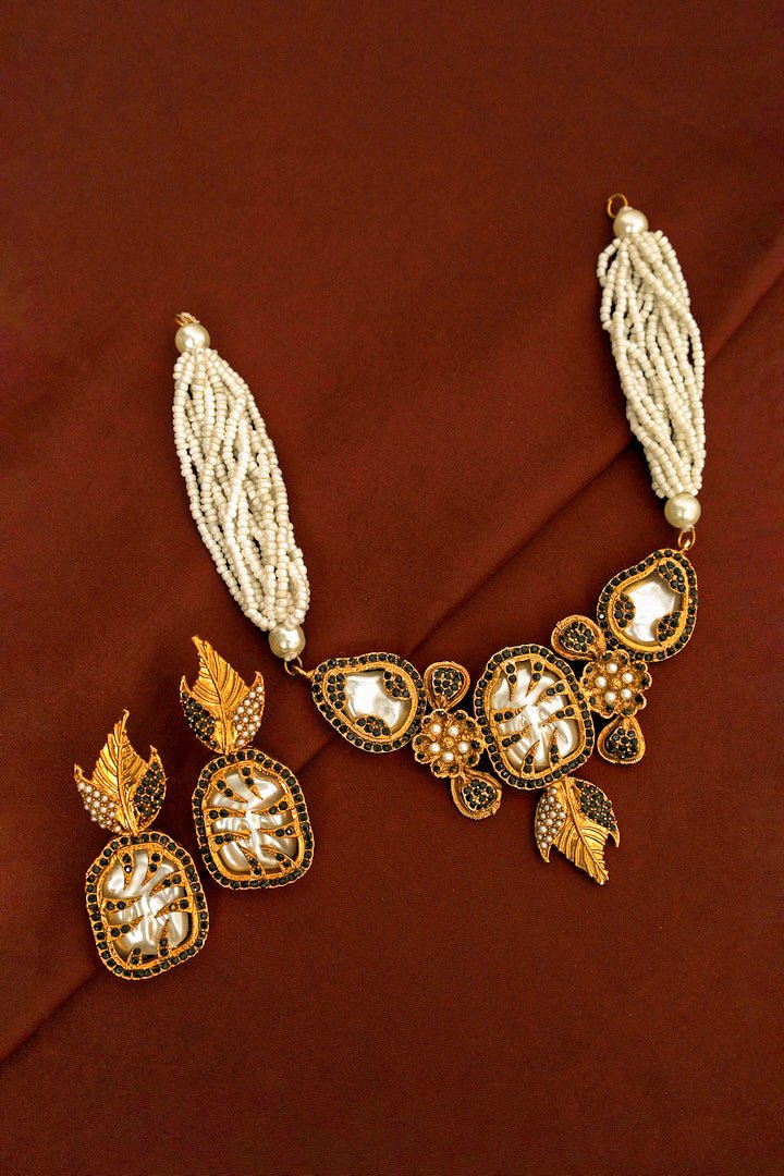 Midnight Royale Gold - Plated Black Stone and Pearl Jewelry Set - Zehnaz.ae