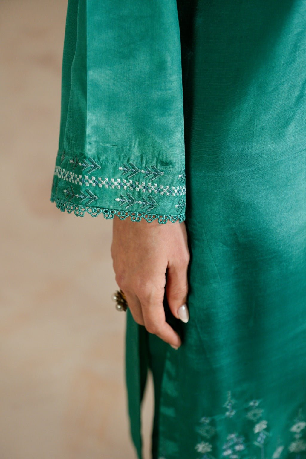 Nayra – Embroidered Russian Silk 2Pc Suit - Zehnaz.ae