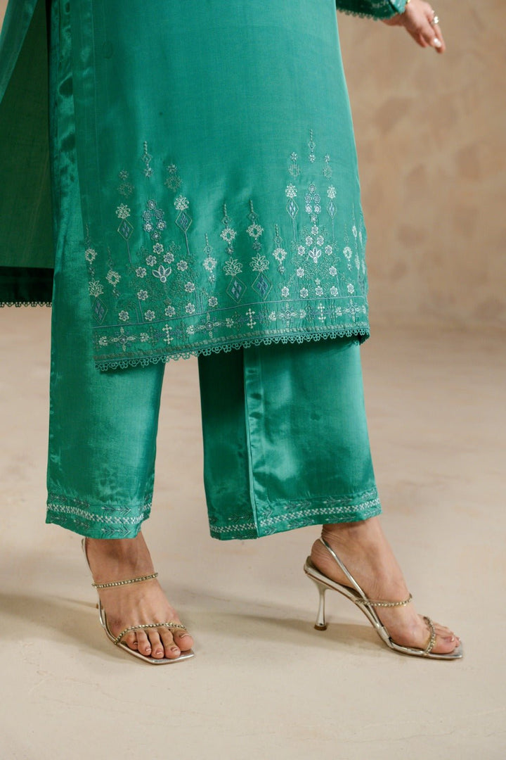 Nayra – Embroidered Russian Silk 2Pc Suit - Zehnaz.ae
