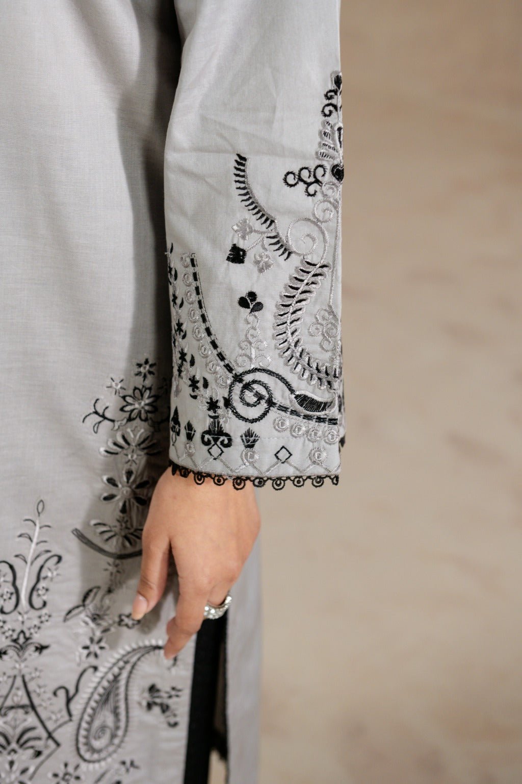 NOREEZA – Embroidered Cambric Shirt - Zehnaz.ae