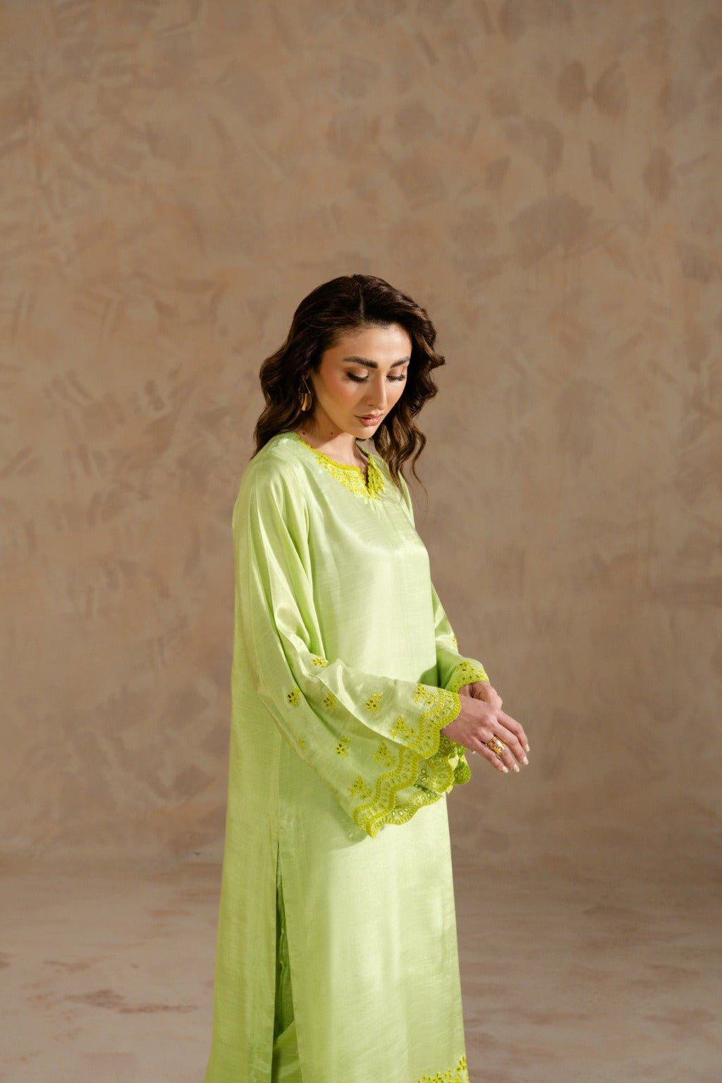 Raaenah – Schiffli Embroidered Raw Silk Set - Zehnaz.ae