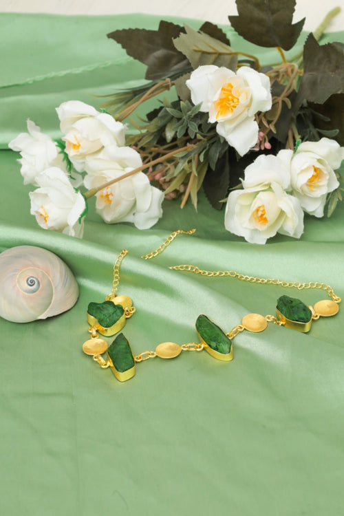 Raw Green Stone Necklace – Gold-Plated Bohemian Jewelry