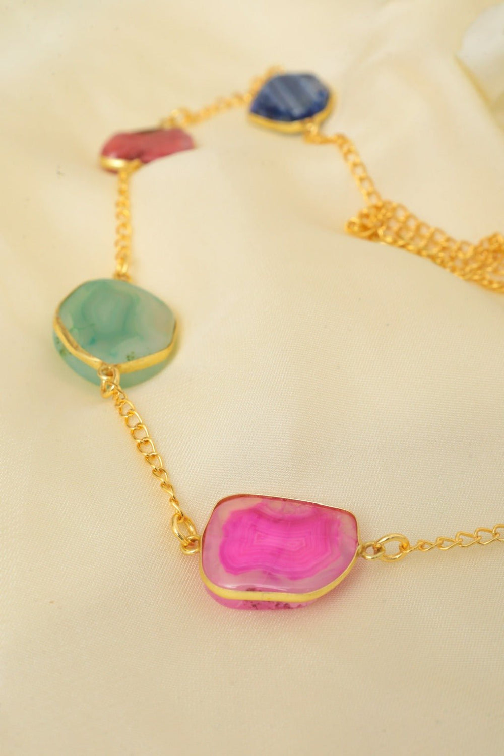 Regal Agate Necklace – Gold - Polished Statement Jewelry - Zehnaz.ae