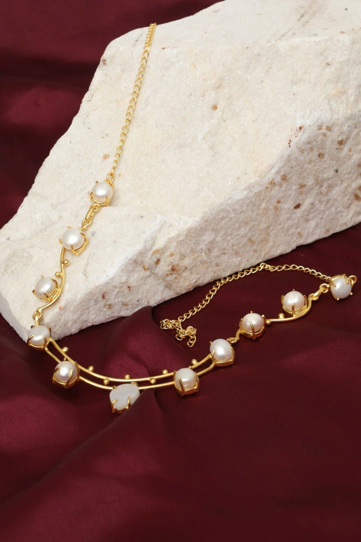 Regal Pearl Necklace – Elegant Gold - Tone Jewelry - Zehnaz.ae