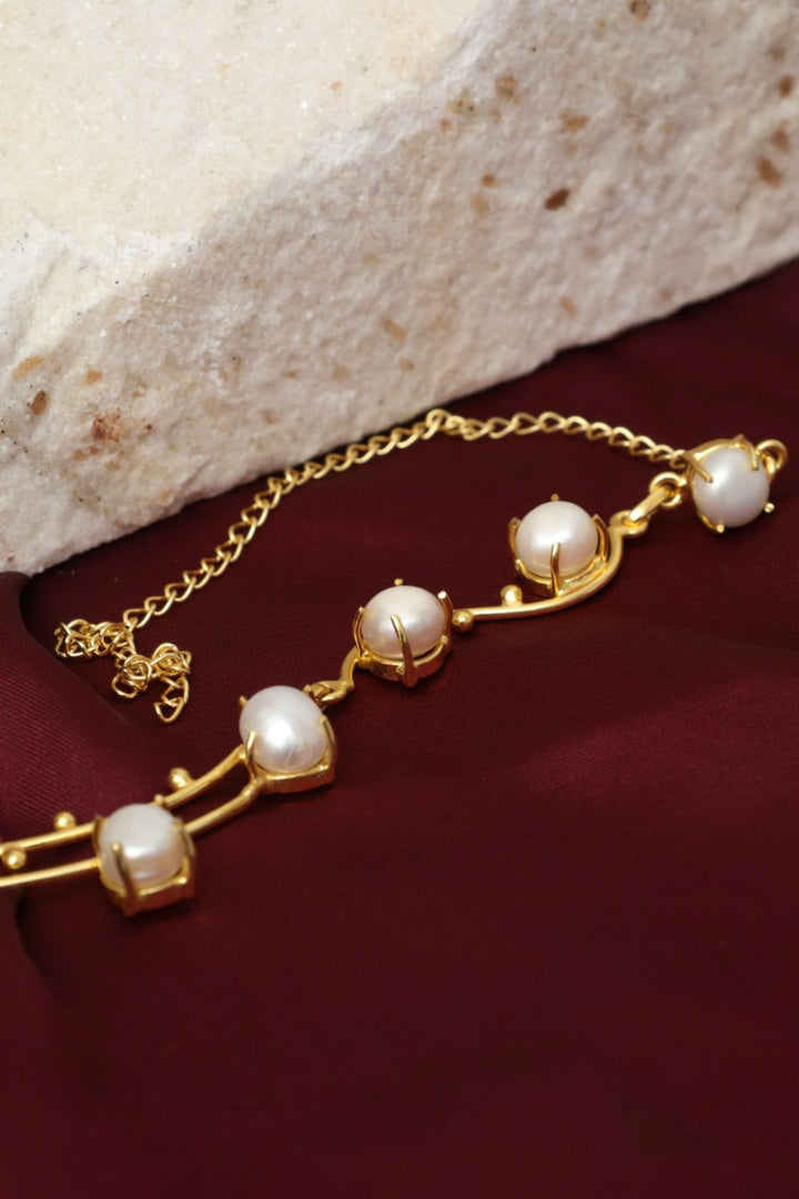 Regal Pearl Necklace – Elegant Gold - Tone Jewelry - Zehnaz.ae