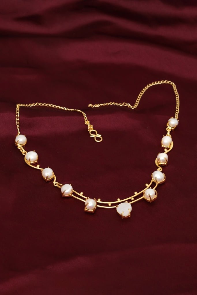 Regal Pearl Necklace – Elegant Gold - Tone Jewelry - Zehnaz.ae
